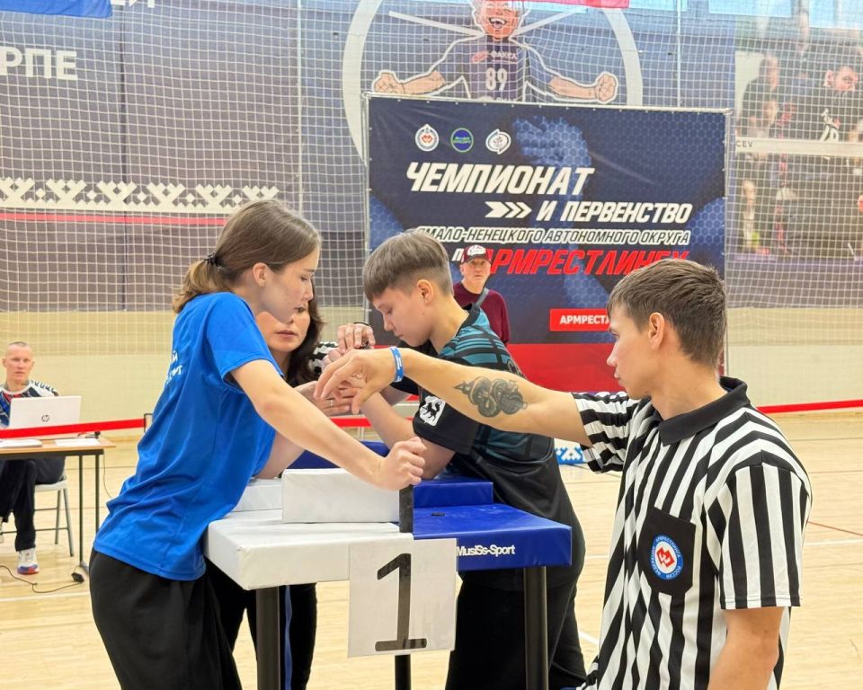 В Надыме подвели итоги окружных соревнований по армрестлингу