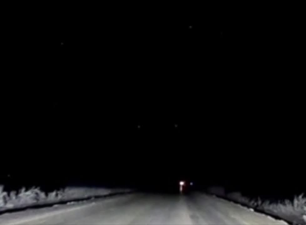 Метеорит заметили сегодня в небе над Ямалом