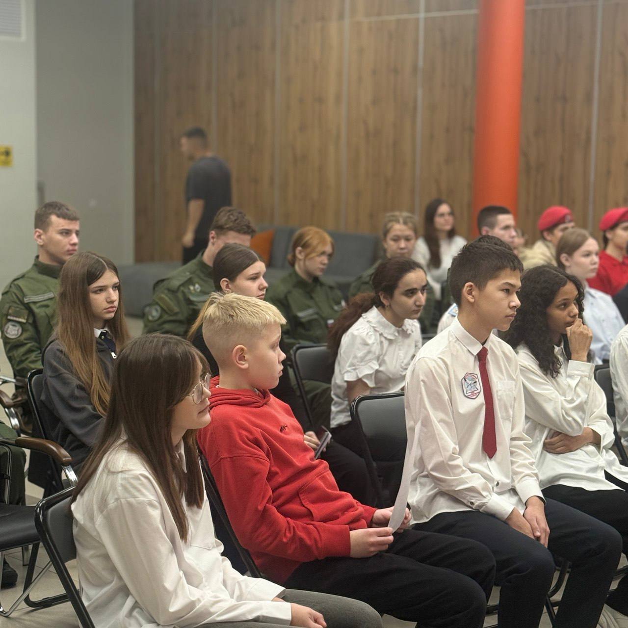 13 ноября 2025 года, в год празднования 80-летия Победы в Великой Отечественной войне, в Салехардском центре молодёжи состоялось тематическое занятие, направленное на сохранение исторической памяти и патриотическое... 13 ноября 2025 года, в год празднования 80-летия Победы в Великой Отечественной войне, в Салехардском центре молодёжи состоялось тематическое занятие, направленное на сохранение исторической памяти и патриотическое...