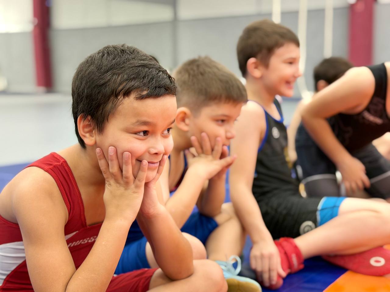 На одном ковре с именитыми борцами! На одном ковре с именитыми борцами!