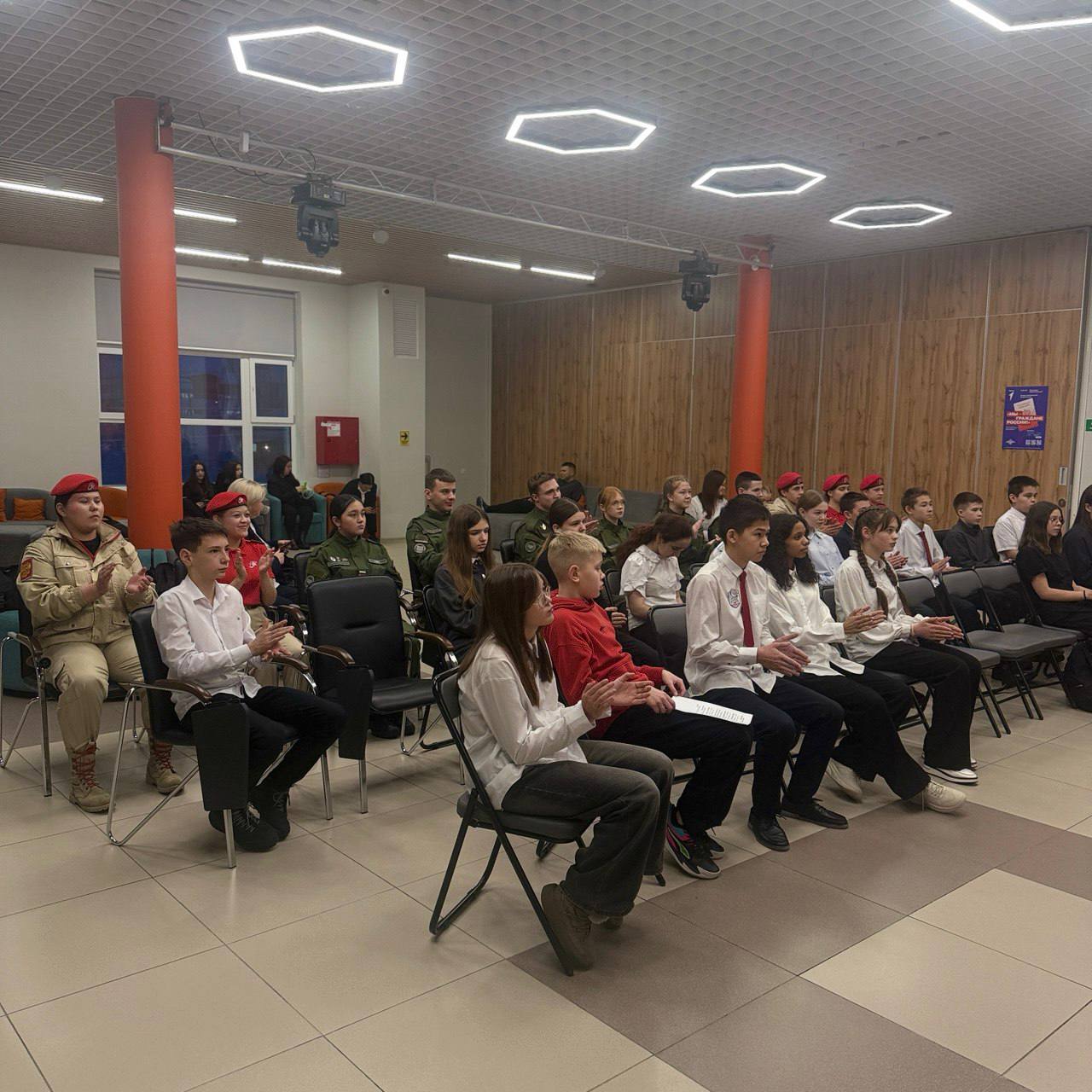 13 ноября 2025 года, в год празднования 80-летия Победы в Великой Отечественной войне, в Салехардском центре молодёжи состоялось тематическое занятие, направленное на сохранение исторической памяти и патриотическое... 13 ноября 2025 года, в год празднования 80-летия Победы в Великой Отечественной войне, в Салехардском центре молодёжи состоялось тематическое занятие, направленное на сохранение исторической памяти и патриотическое...