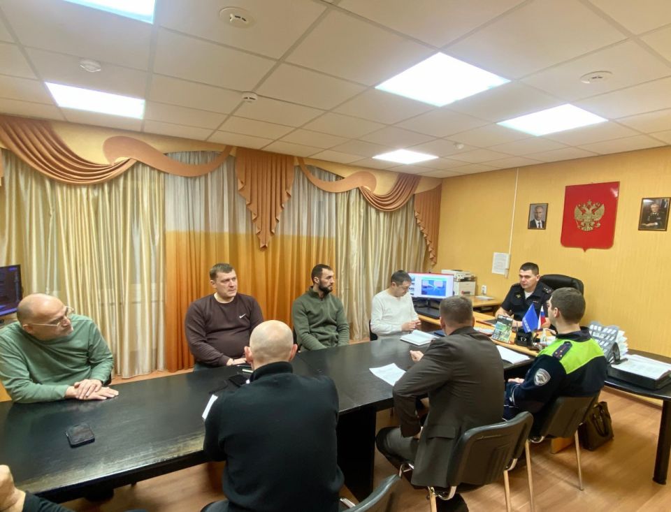 В Муравленко начальник отделения Госавтоинспекции провел рабочее совещание с представителями дорожных служб