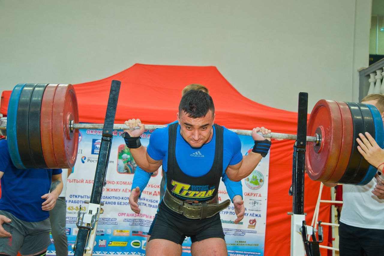 Продолжаем рубрику, посвящённую 35-летию МЧС России, в которой рассказываем о сотрудниках Главного управления МЧС России по ЯНАО Продолжаем рубрику, посвящённую 35-летию МЧС России, в которой рассказываем о сотрудниках Главного управления МЧС России по ЯНАО