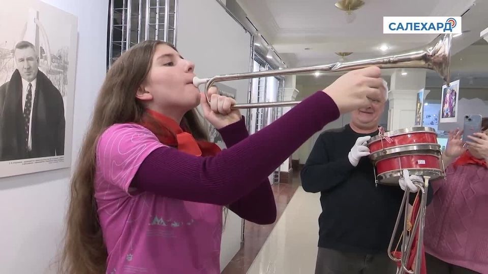 Весёлые барабанщики. В год 100-летия Артека салехардские юнкоры решили научиться горнить и барабанить, как когда-то умели их ровесники-пионеры