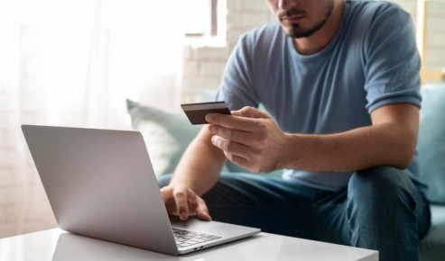 Житель Ноябрьска потерял более 3,7 млн рублей, пытаясь купить автомобиль онлайн