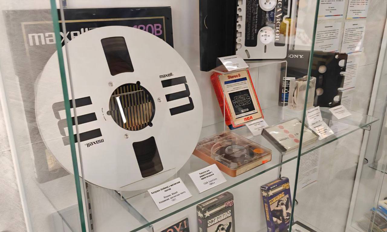 В арт-резиденции «Сова» открылась уникальная выставка «Коллекции и коллекционеры» В арт-резиденции «Сова» открылась уникальная выставка «Коллекции и коллекционеры»