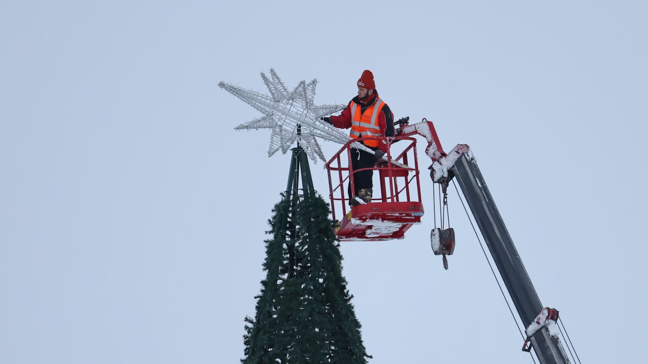 Праздник мчится к нам на всех парах