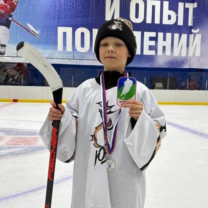 Лабытнангские хоккеисты вернулись с серебряными наградами с очередного этапа Кубка Федерации Республики Коми Лабытнангские хоккеисты вернулись с серебряными наградами с очередного этапа Кубка Федерации Республики Коми