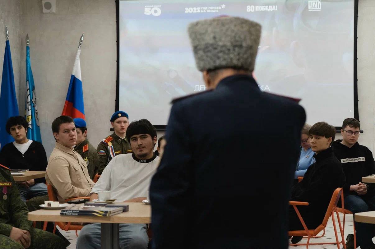 Антон Колодин: В Новом Уренгое идет осенний призыв Антон Колодин: В Новом Уренгое идет осенний призыв