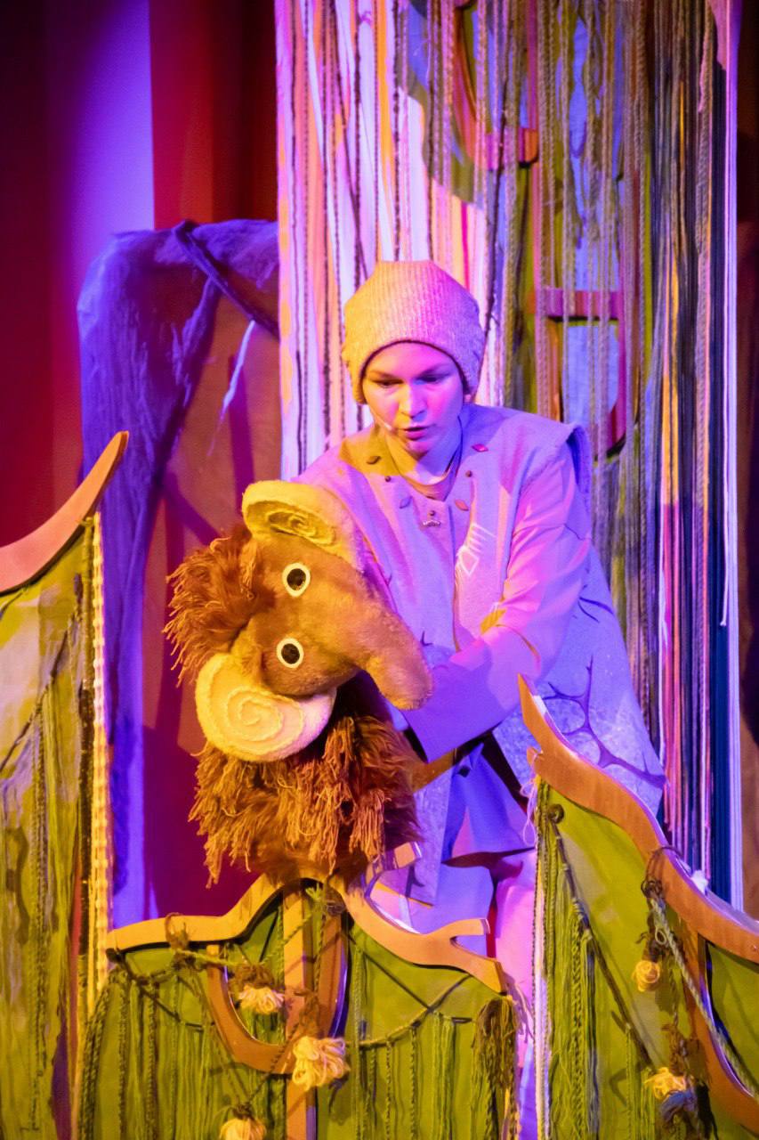 С легендой Крайнего Севера знакомит семейный театр кукол «Жужа» С легендой Крайнего Севера знакомит семейный театр кукол «Жужа»