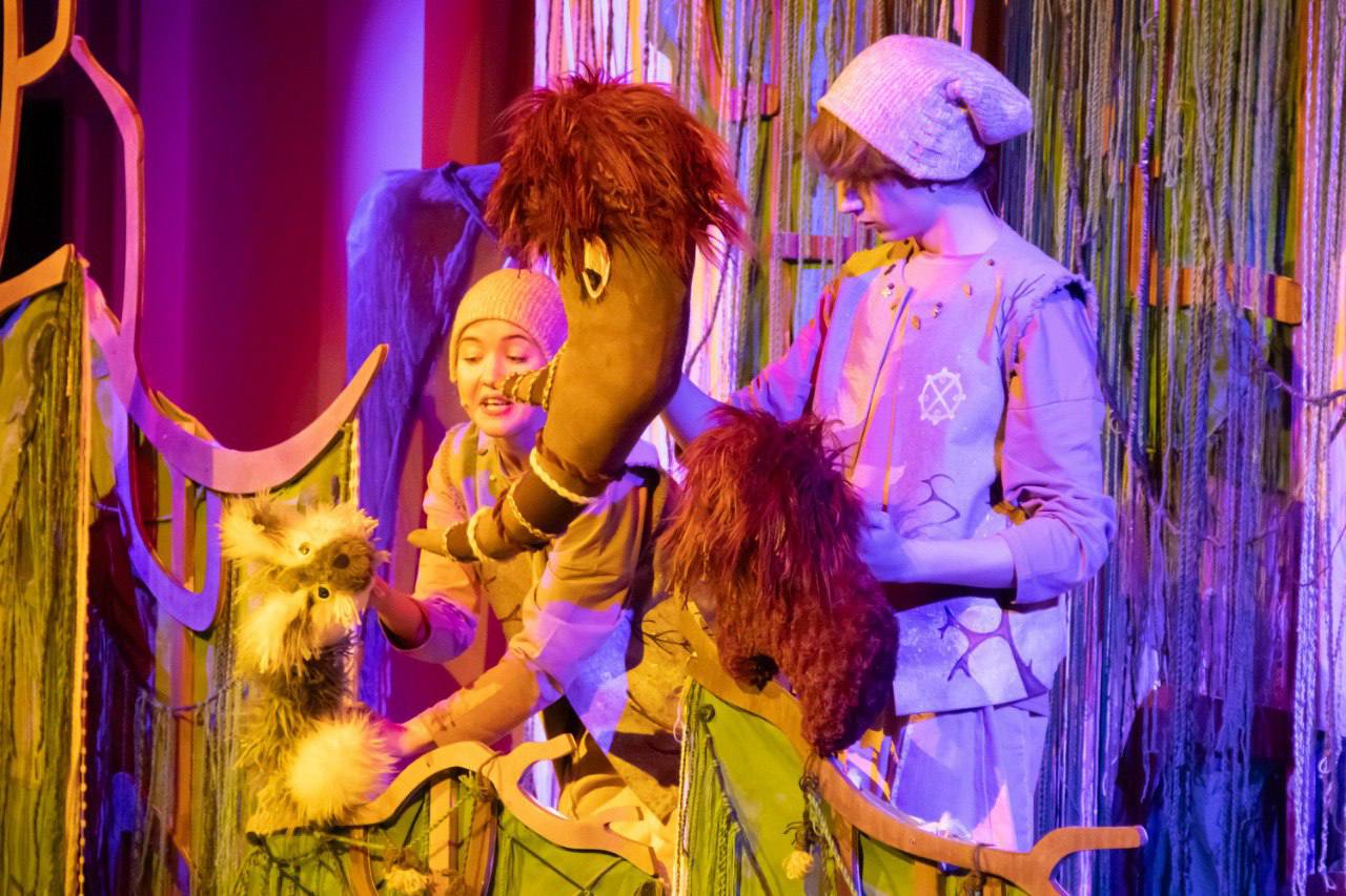 В Салехарде семейный театр кукол «Жужа» показал премьеру новой постановки «Мамонтенок Люба — легенда Крайнего Севера»
