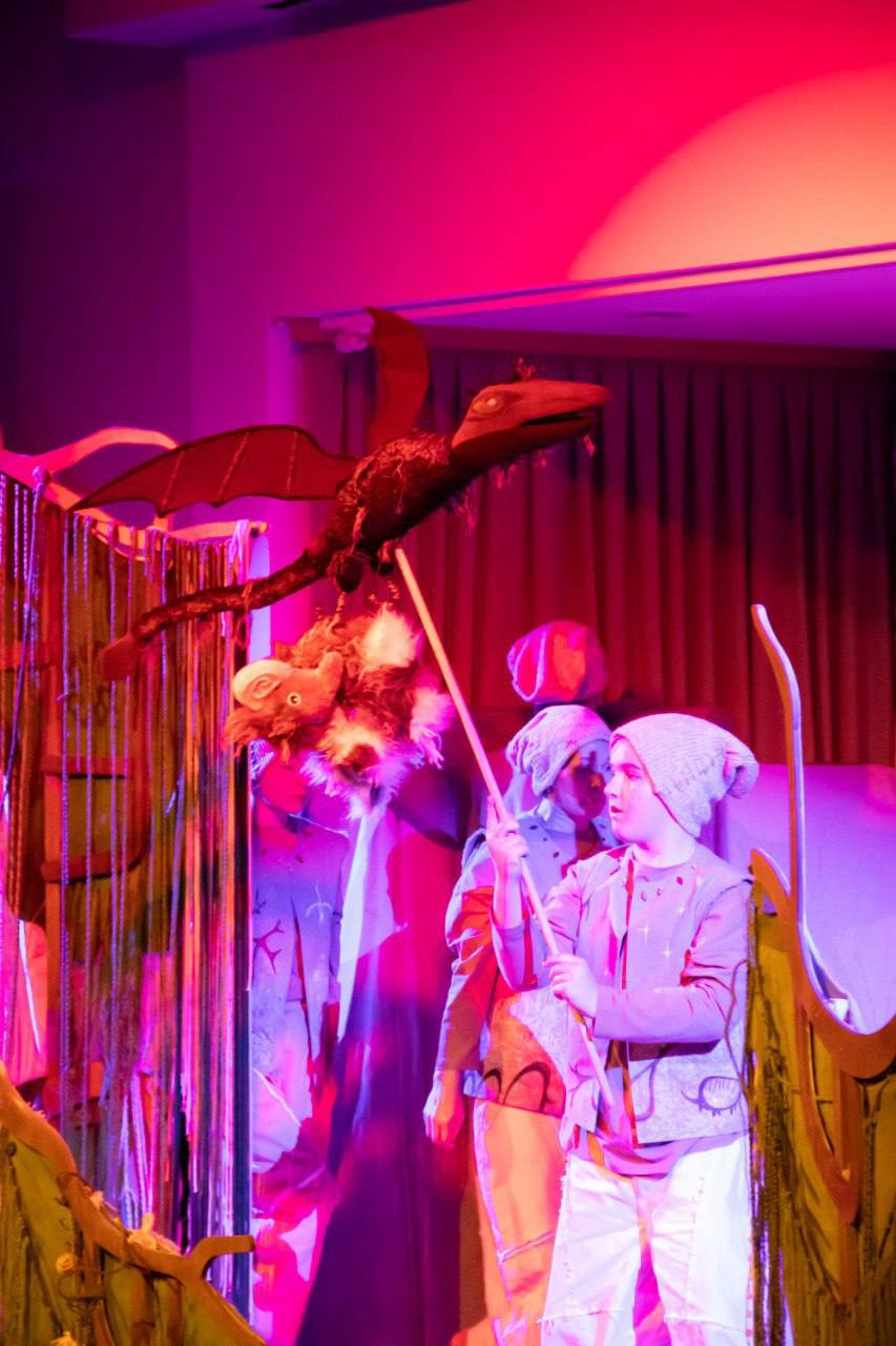 С легендой Крайнего Севера знакомит семейный театр кукол «Жужа» С легендой Крайнего Севера знакомит семейный театр кукол «Жужа»