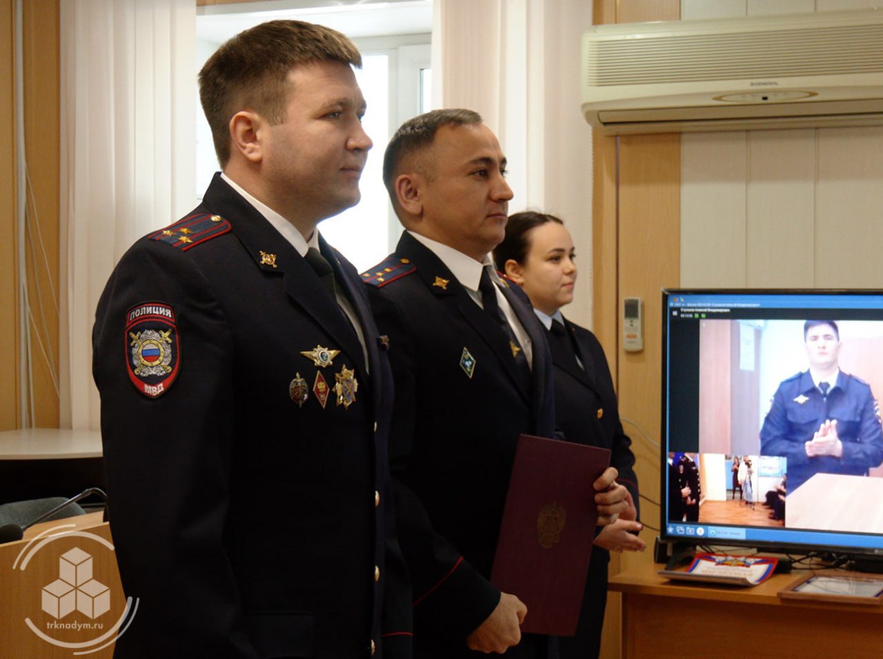 Сегодня свой праздник отмечают участковые уполномоченные полиции Сегодня свой праздник отмечают участковые уполномоченные полиции