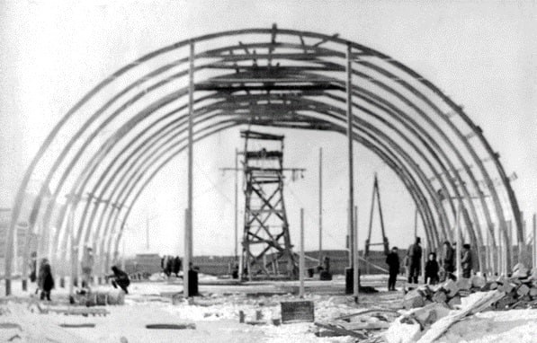 Когда шайба зовёт. Первый крытый каток в Салехарде построили школьники Когда шайба зовёт. Первый крытый каток в Салехарде построили школьники