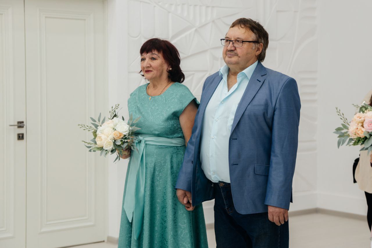 Семья первопроходцев Ноябрьска отметила 45летний юбилей супружеской жизни