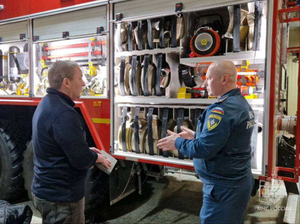 В Департаменте гражданской защиты и пожарной безопасности ЯНАО успешно завершилась профессиональная стажировка Владимира Иванова – участника программы «Герои Ямала» В Департаменте гражданской защиты и пожарной безопасности ЯНАО успешно завершилась профессиональная стажировка Владимира Иванова – участника программы «Герои Ямала»