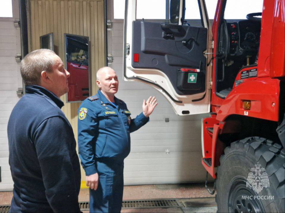 В Департаменте гражданской защиты и пожарной безопасности ЯНАО успешно завершилась профессиональная стажировка Владимира Иванова – участника программы «Герои Ямала» В Департаменте гражданской защиты и пожарной безопасности ЯНАО успешно завершилась профессиональная стажировка Владимира Иванова – участника программы «Герои Ямала»