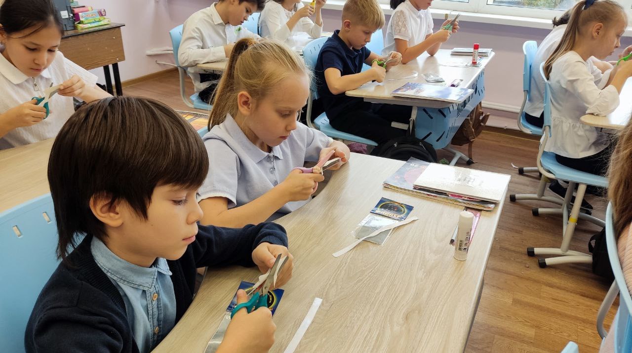 Ноябрьск: школьники сделали световозвращатели на мастер-классе Ноябрьск: школьники сделали световозвращатели на мастер-классе