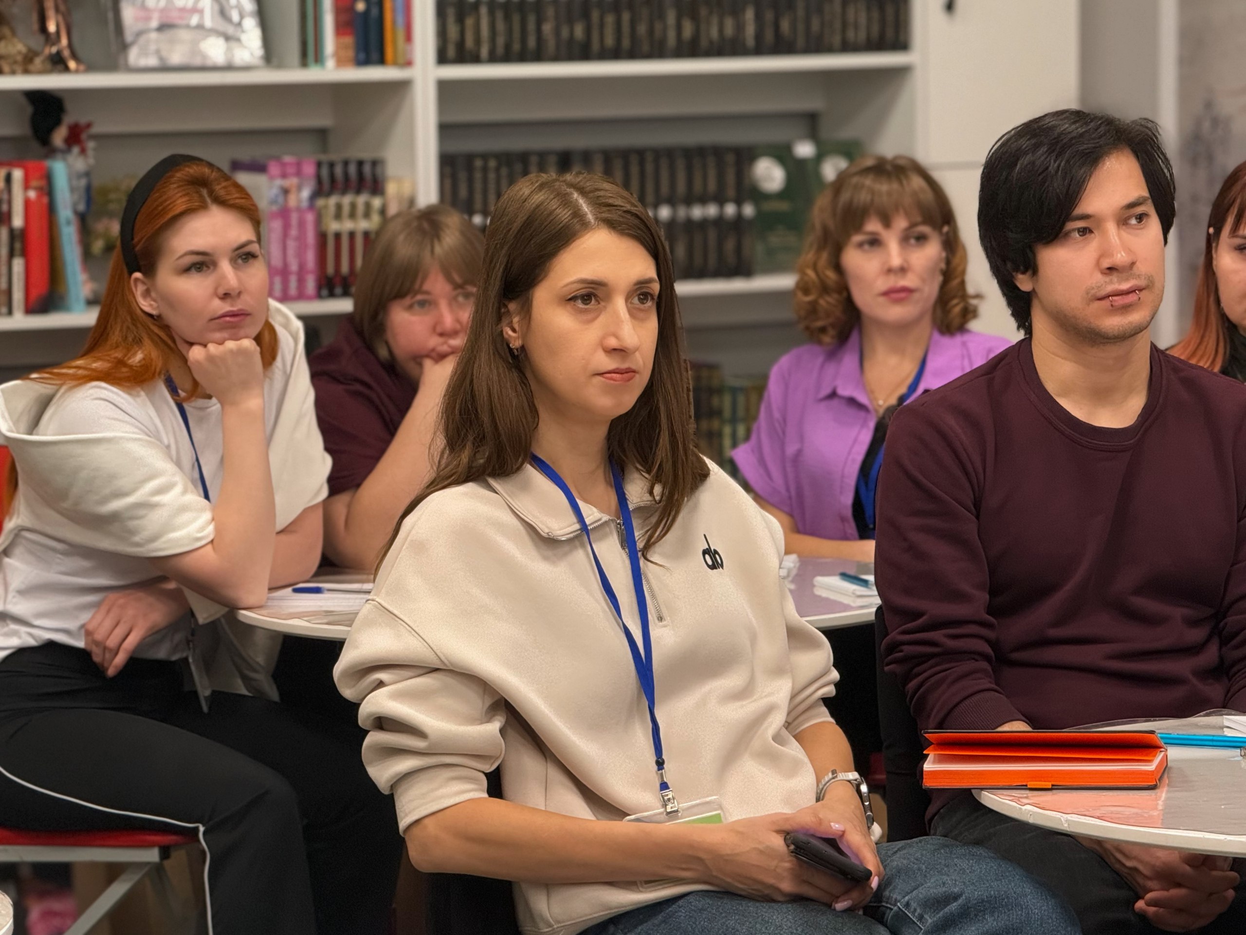 В Новом Уренгое стартовал юбилейный X Окружной конкурс профессионального мастерства «Библиотекарь года» В Новом Уренгое стартовал юбилейный X Окружной конкурс профессионального мастерства «Библиотекарь года»