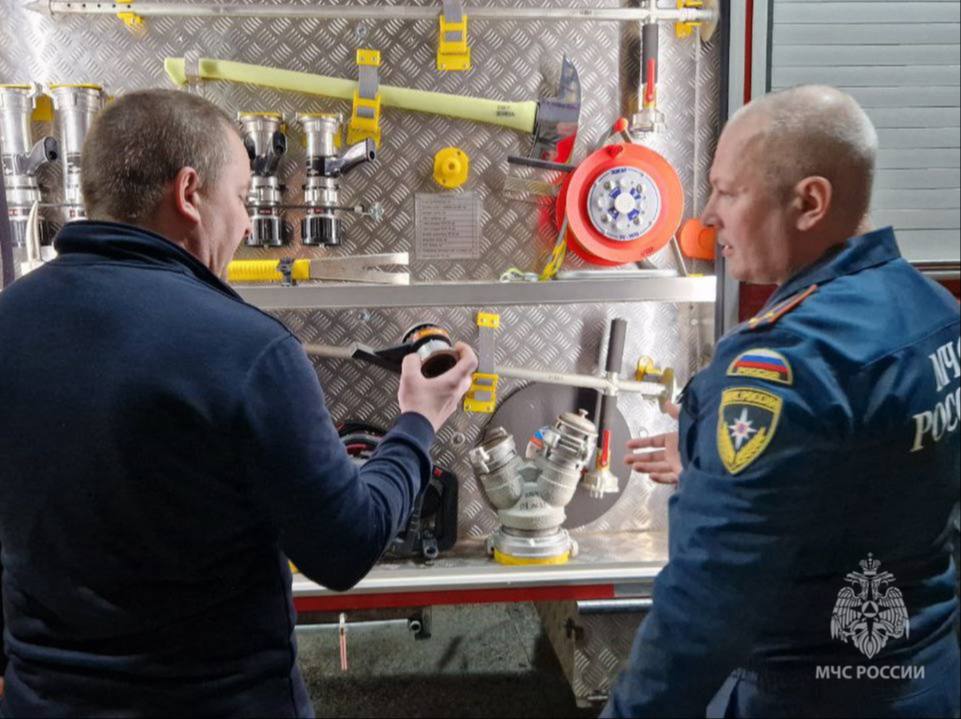 В Департаменте гражданской защиты и пожарной безопасности ЯНАО успешно завершилась профессиональная стажировка Владимира Иванова – участника программы «Герои Ямала» В Департаменте гражданской защиты и пожарной безопасности ЯНАО успешно завершилась профессиональная стажировка Владимира Иванова – участника программы «Герои Ямала»