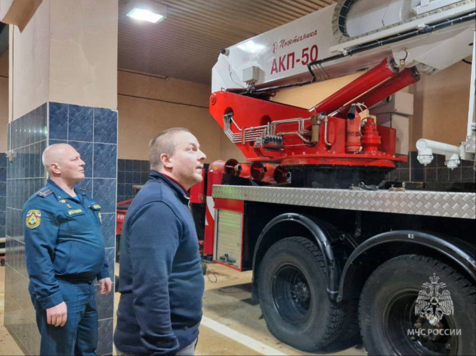 В Департаменте гражданской защиты и пожарной безопасности ЯНАО успешно завершилась профессиональная стажировка Владимира Иванова – участника программы «Герои Ямала» В Департаменте гражданской защиты и пожарной безопасности ЯНАО успешно завершилась профессиональная стажировка Владимира Иванова – участника программы «Герои Ямала»