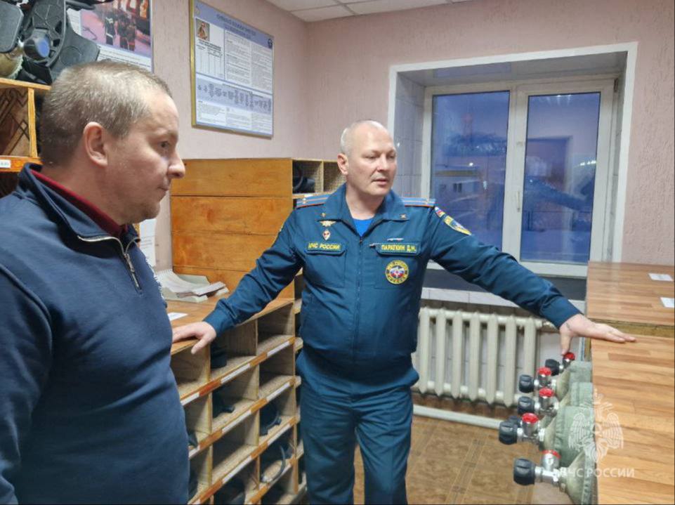 В Департаменте гражданской защиты и пожарной безопасности ЯНАО успешно завершилась профессиональная стажировка Владимира Иванова – участника программы «Герои Ямала» В Департаменте гражданской защиты и пожарной безопасности ЯНАО успешно завершилась профессиональная стажировка Владимира Иванова – участника программы «Герои Ямала»