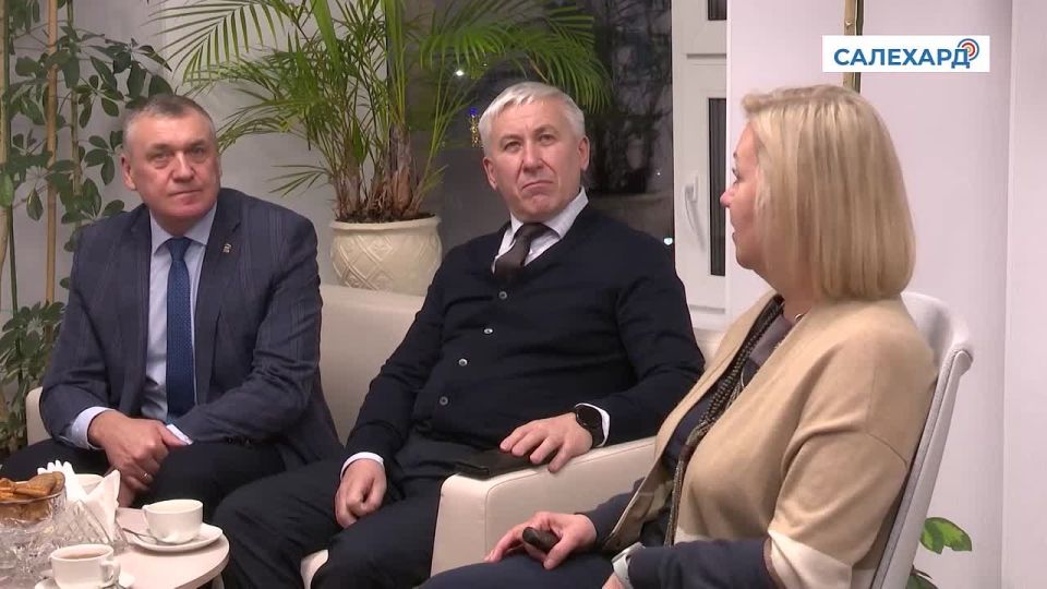 Муниципальные депутаты проходят стажировку в ямальском парламенте