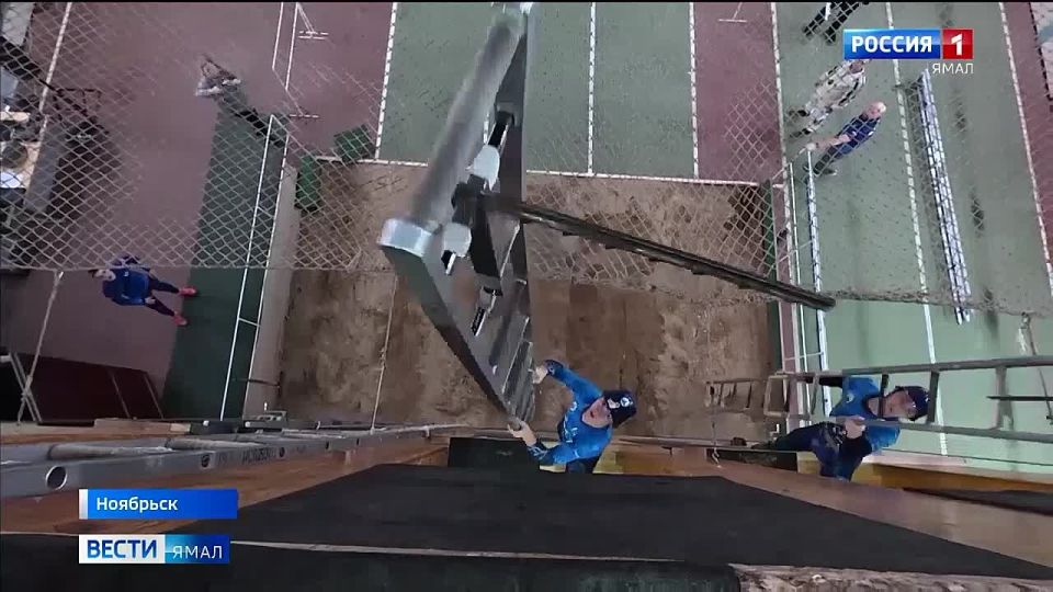 В Ноябрьске прошли региональные соревнования по пожарно-спасательному спорту