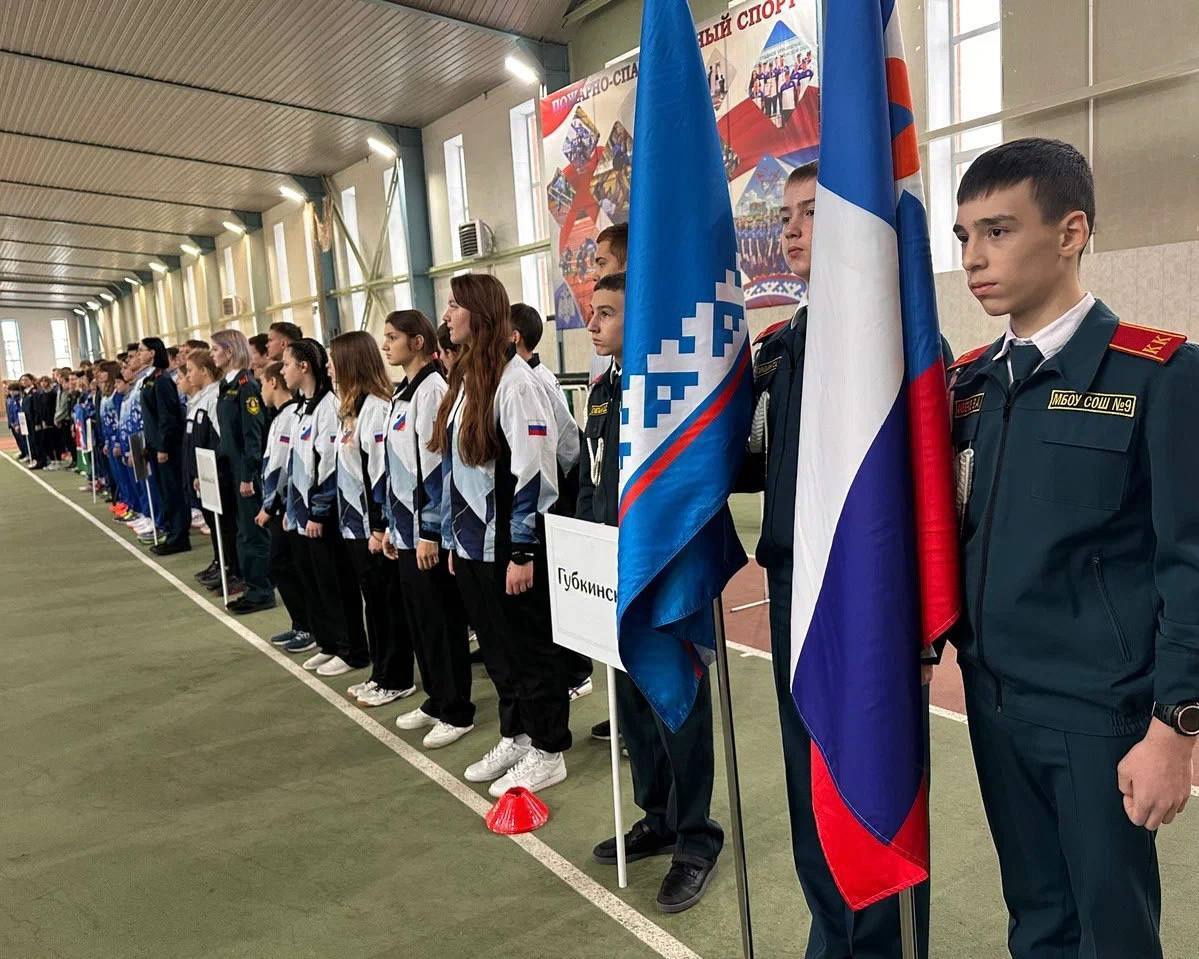 В Ноябрьске определили лучших в пожарно-спасательном спорте В Ноябрьске определили лучших в пожарно-спасательном спорте