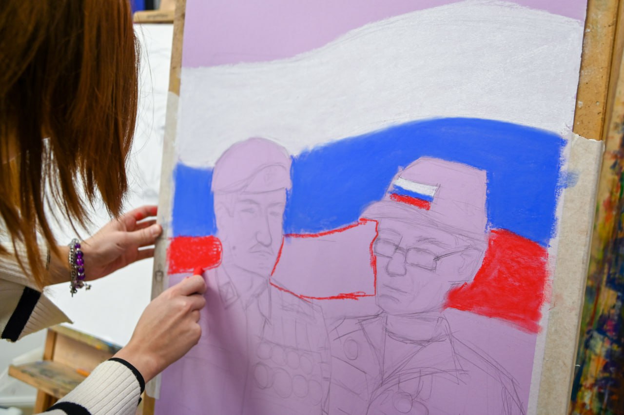 Юные художники Салехарда написали портреты героев СВО Юные художники Салехарда написали портреты героев СВО