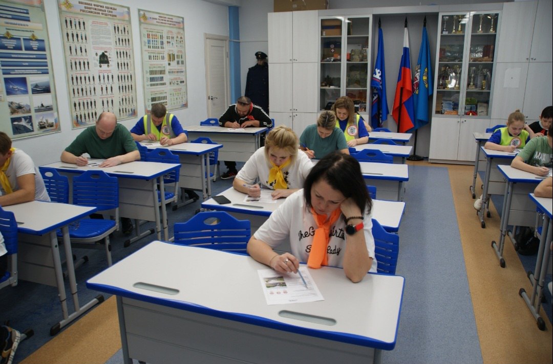 В Ноябрьске прошла семейная игра «За безопасность дорожного движения всей семьей!» В Ноябрьске прошла семейная игра «За безопасность дорожного движения всей семьей!»