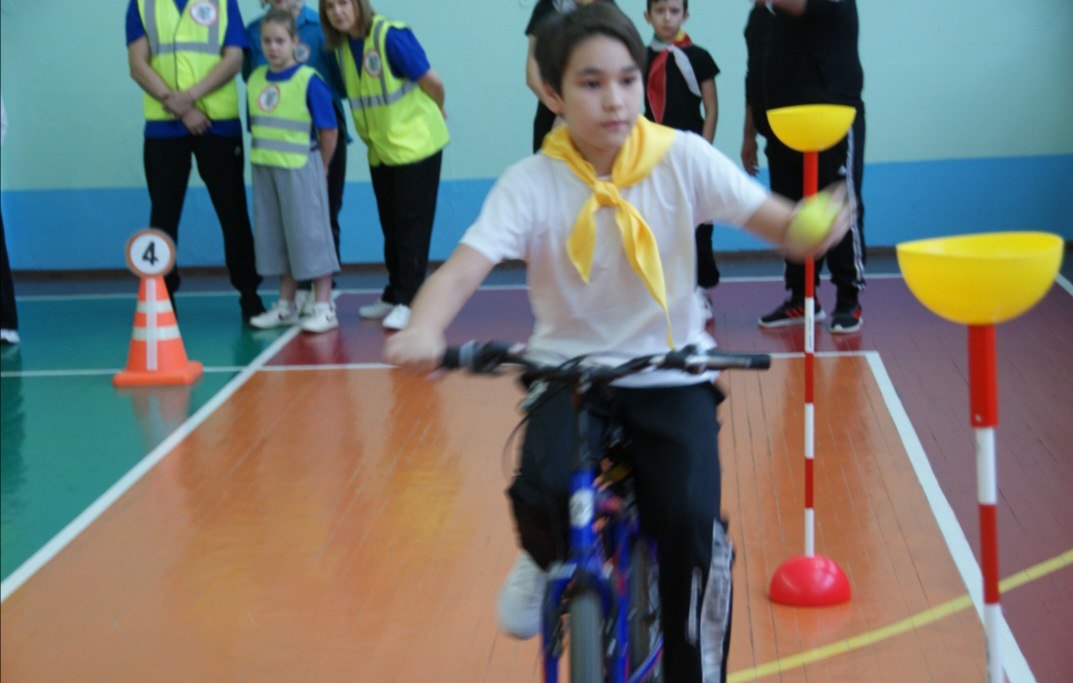 В Ноябрьске прошла семейная игра «За безопасность дорожного движения всей семьей!» В Ноябрьске прошла семейная игра «За безопасность дорожного движения всей семьей!»