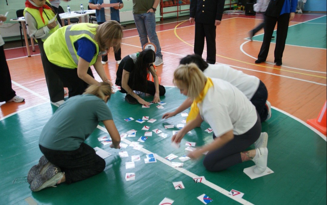 В Ноябрьске прошла семейная игра «За безопасность дорожного движения всей семьей!» В Ноябрьске прошла семейная игра «За безопасность дорожного движения всей семьей!»