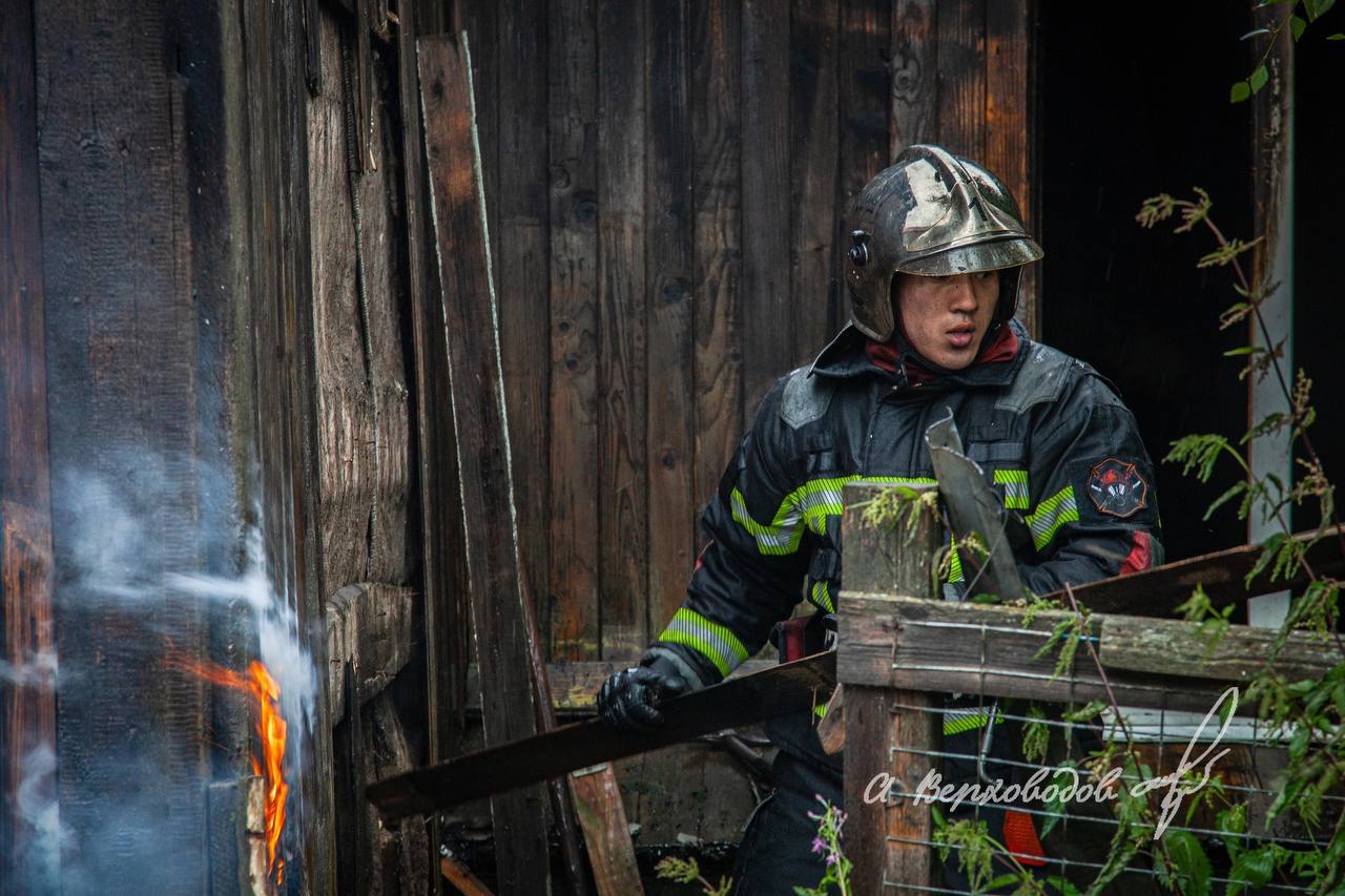 Пожарный из Салехарда Рустам Ахунов вышел в финал регионального конкурса «Герои среди нас» Пожарный из Салехарда Рустам Ахунов вышел в финал регионального конкурса «Герои среди нас»