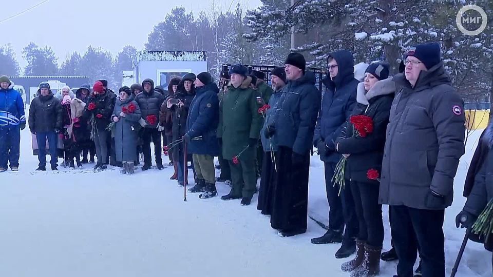 Бронзовый символ мужества: на Аллее Славы появился монумент в честь бойцов СВО