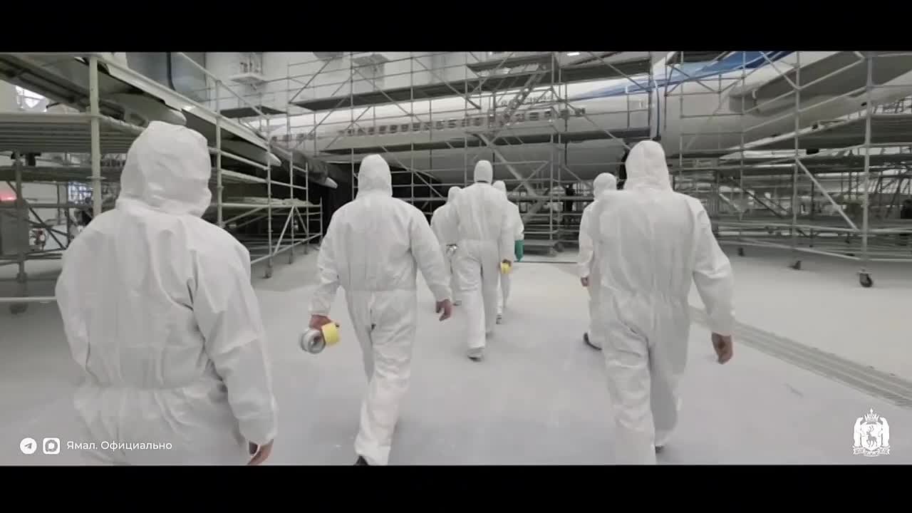 Авиакомпания «Ямал» показала Airbus A320 в новой ливрее