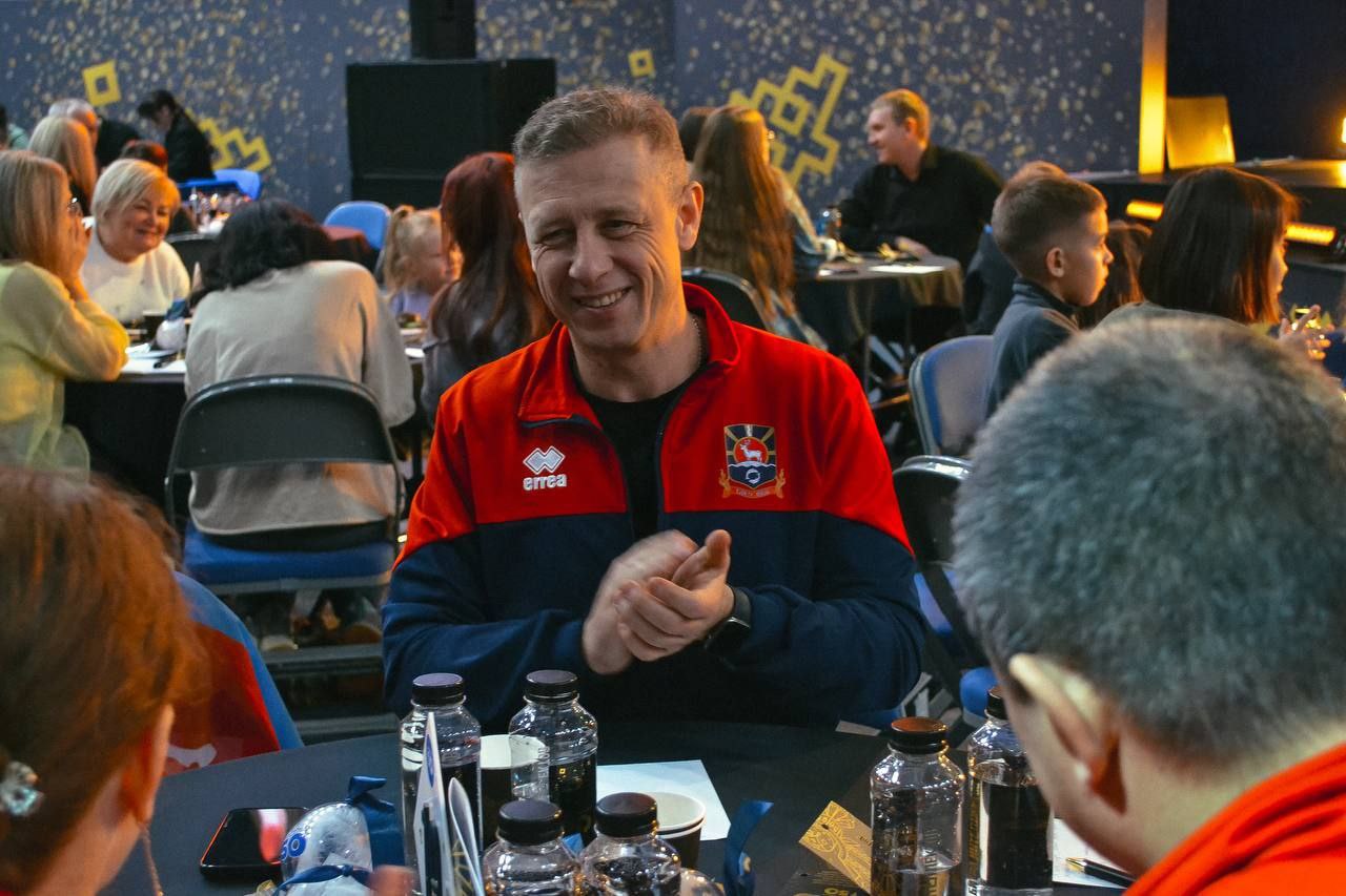 В Ноябрьске завершилась семейная лига по интеллектуальной игре на Кубок Губернатора ЯНАО В Ноябрьске завершилась семейная лига по интеллектуальной игре на Кубок Губернатора ЯНАО