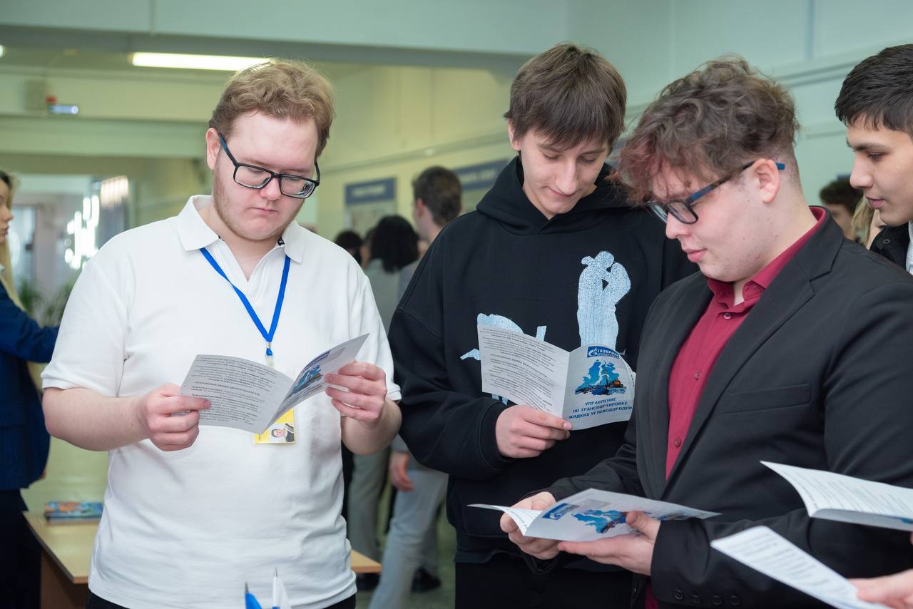 Ноябрьскому колледжу профессиональных и информационных технологий исполнилось 40 лет! Ноябрьскому колледжу профессиональных и информационных технологий исполнилось 40 лет!