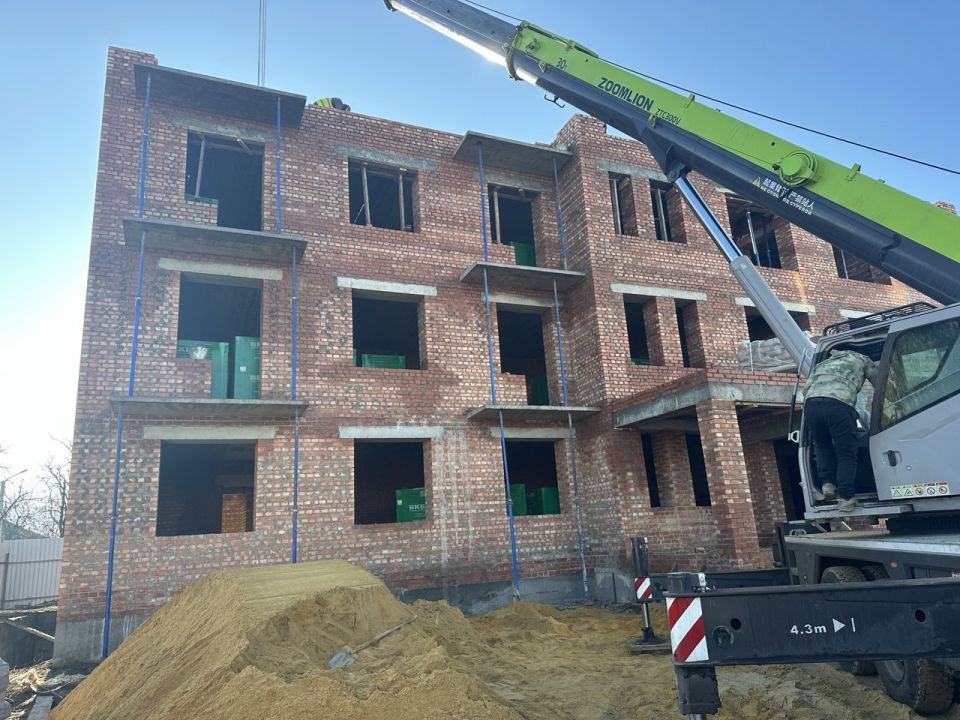 Ямал продолжает строительство нового многоквартирного дома в Волновахе