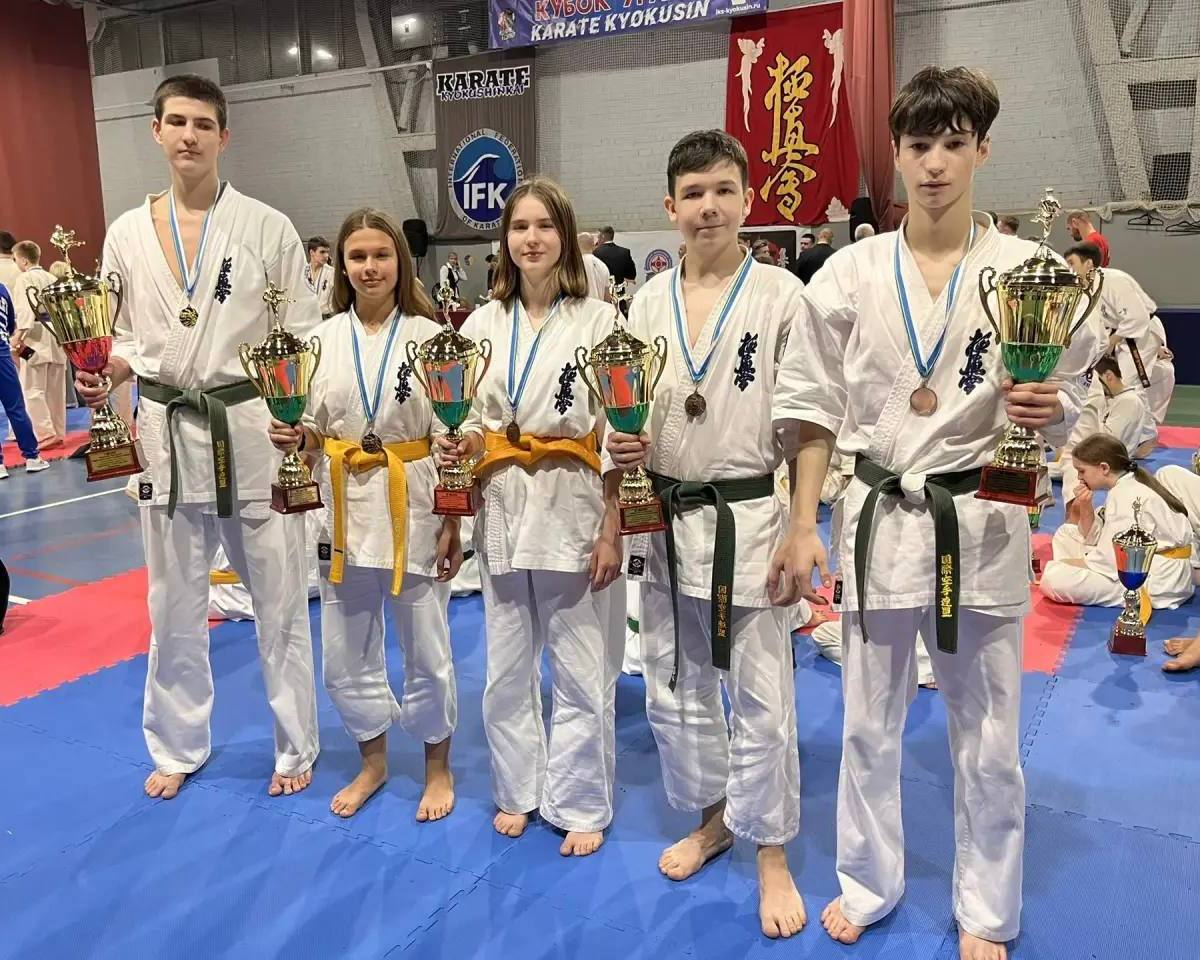 6 наград у ямальцев на первенстве Урала по киокусинкай 6 наград у ямальцев на первенстве Урала по киокусинкай