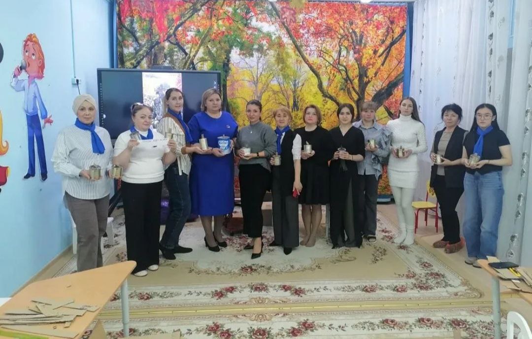 Тёплый огонёк поддержки. Педагоги и родители воспитанников детского сада "Росинка" регулярно изготавливают окопные свечи Тёплый огонёк поддержки. Педагоги и родители воспитанников детского сада "Росинка" регулярно изготавливают окопные свечи