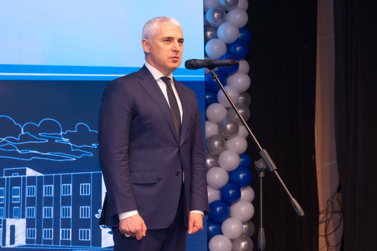 Ноябрьскому колледжу профессиональных и информационных технологий исполнилось 40 лет! Ноябрьскому колледжу профессиональных и информационных технологий исполнилось 40 лет!