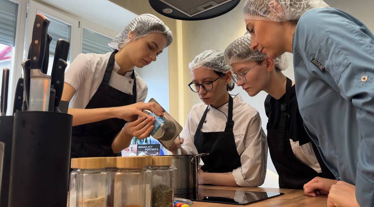 Ноябрьскому колледжу профессиональных и информационных технологий исполнилось 40 лет! Ноябрьскому колледжу профессиональных и информационных технологий исполнилось 40 лет!