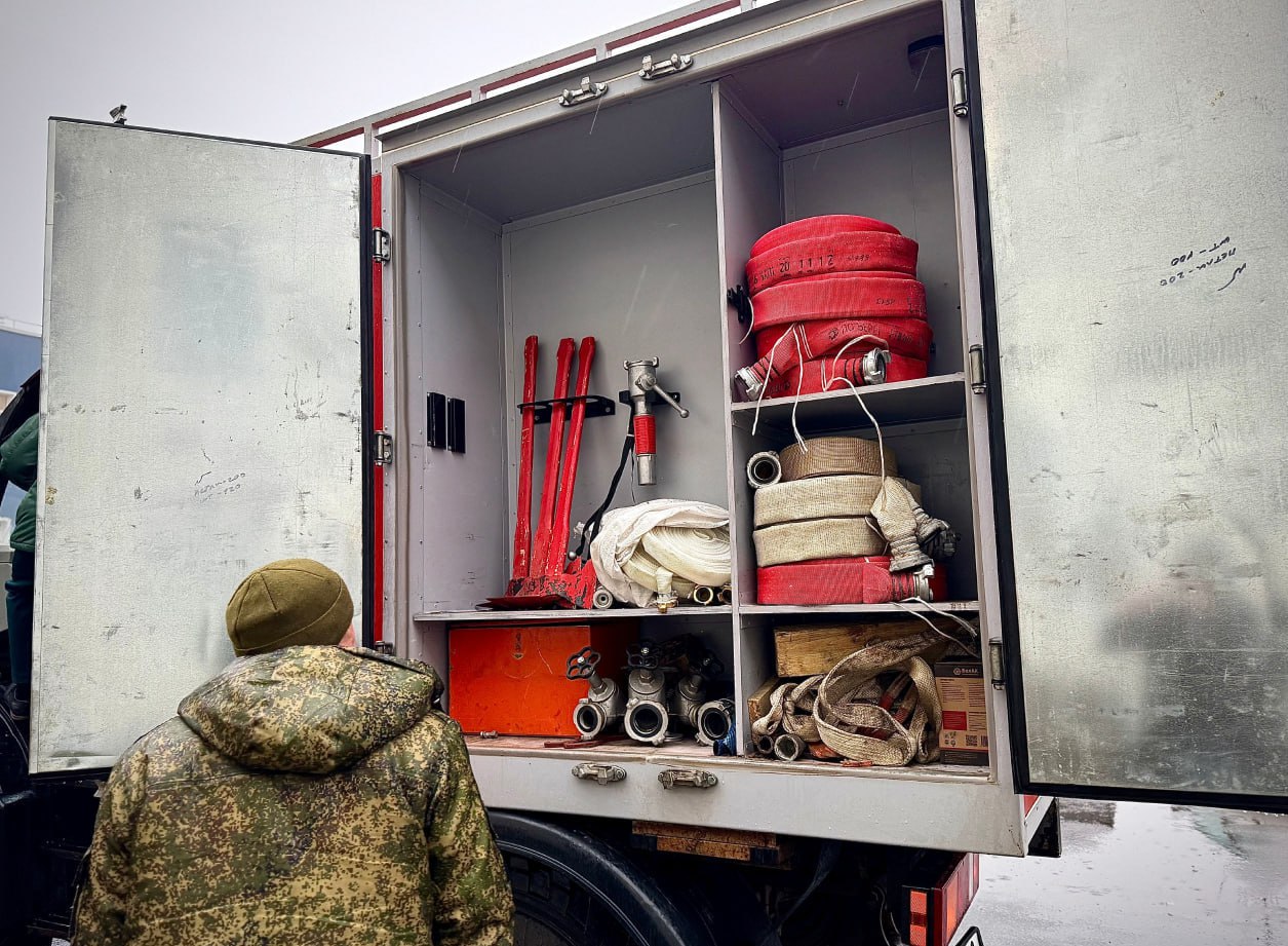 Ямал отправил в ДНР оборудование для тушения пожаров Ямал отправил в ДНР оборудование для тушения пожаров