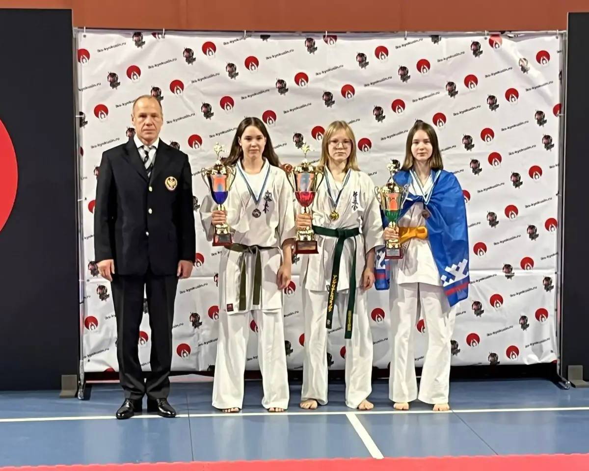 6 наград у ямальцев на первенстве Урала по киокусинкай 6 наград у ямальцев на первенстве Урала по киокусинкай