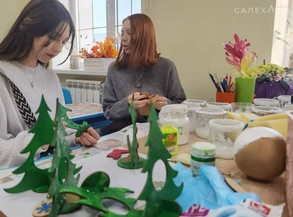 В мастерских воскресной школы кипит работа – ребята и педагоги готовятся к благотворительной ярмарке «Светлый ангел»