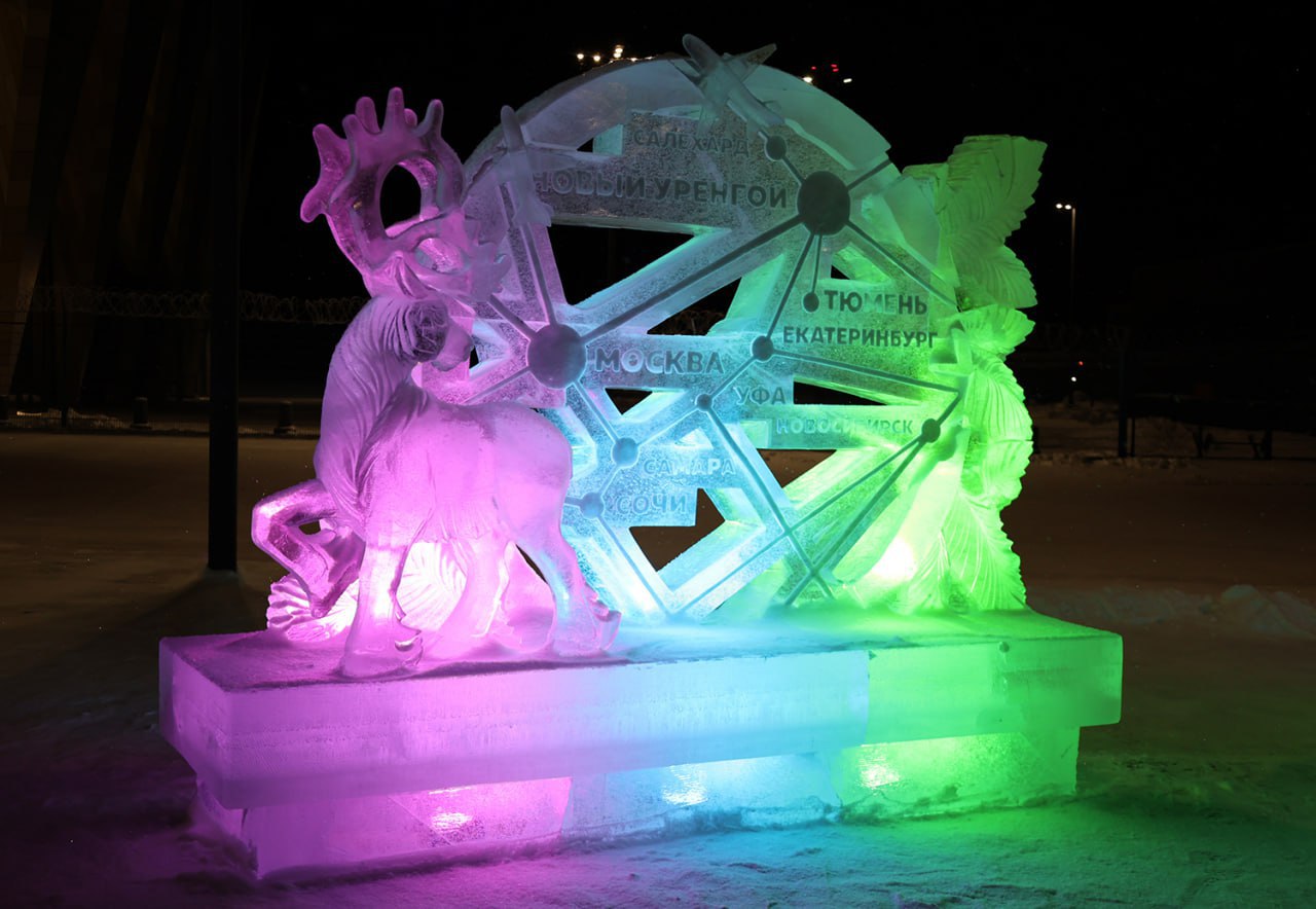 Привокзальная площадь аэропорта Новый Уренгой — ну просто загляденье! Привокзальная площадь аэропорта Новый Уренгой — ну просто загляденье!