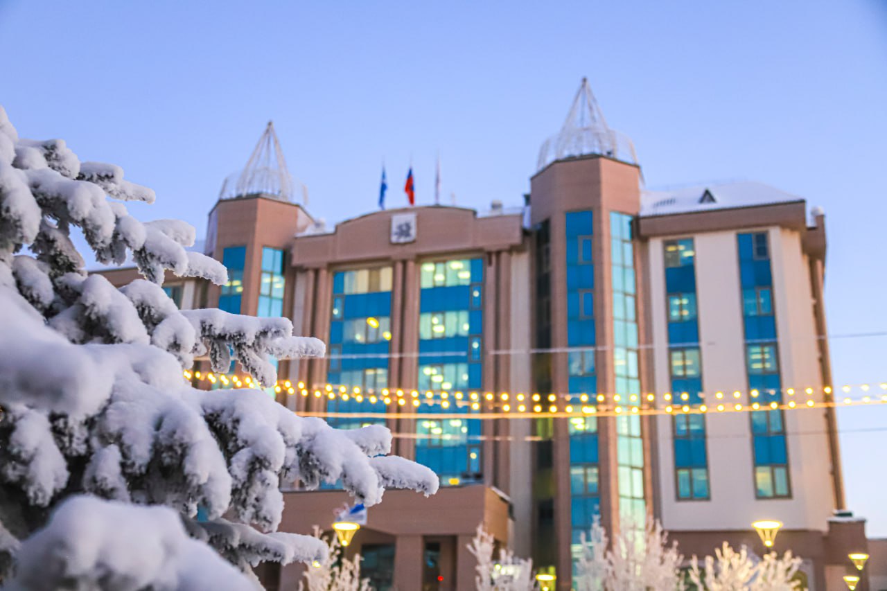 С добрым утром, Салехард. Температура днём от - 27 C° до - 24 C°, пасмурно, слабый снег, ветер 2-6 м/с