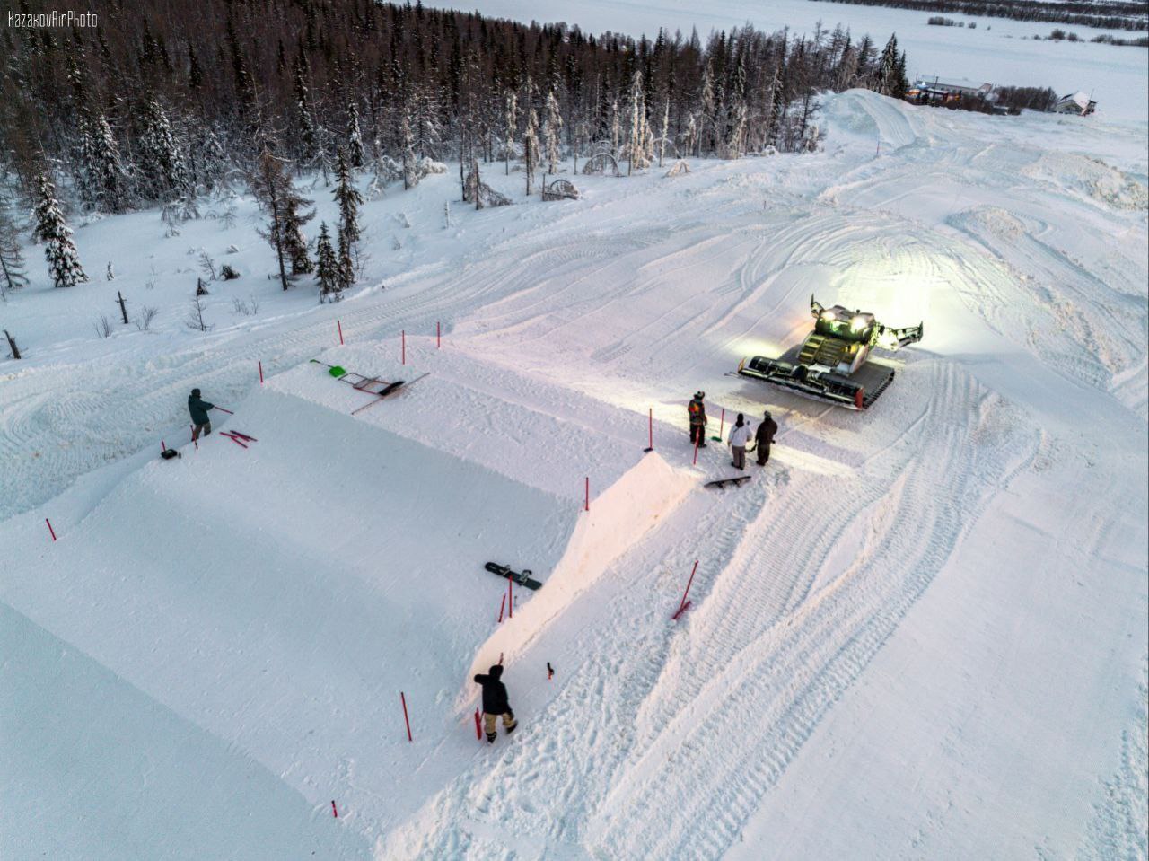 В Октябрьском готовятся к открытию нового сезона и приему сильнейших сноубордистов страны