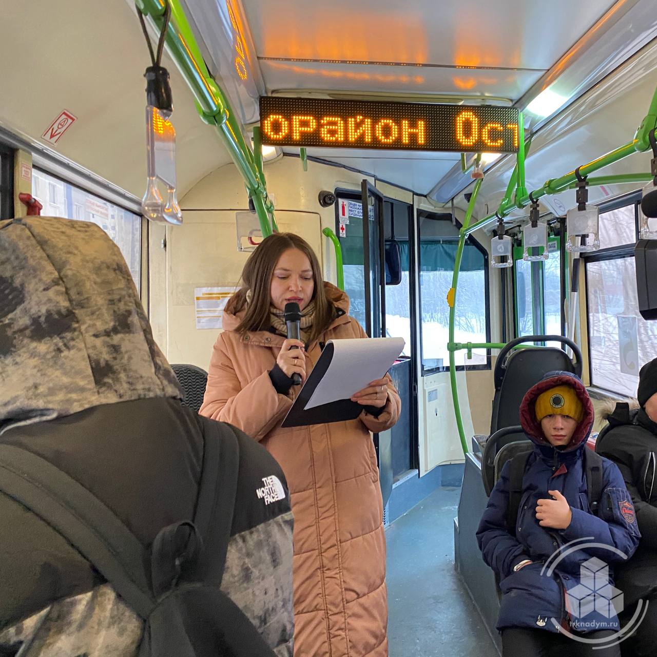 Пассажиры рейсового автобуса №5 отправились в путешествие по страницам истории родного края